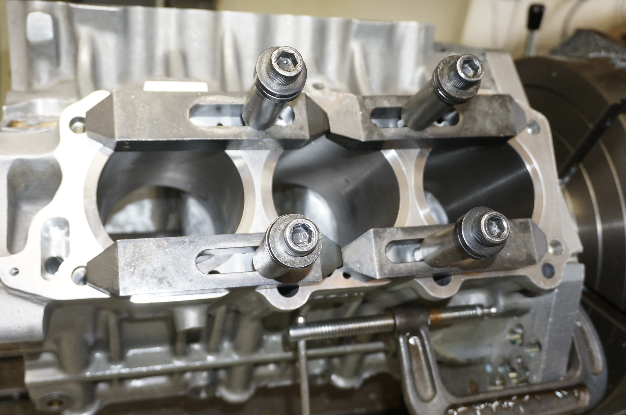 High-Performance Race Engines